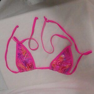 FAGIONI INC. | one size | Vibrant Pink Bikini Top | Shiny Color Changing Design